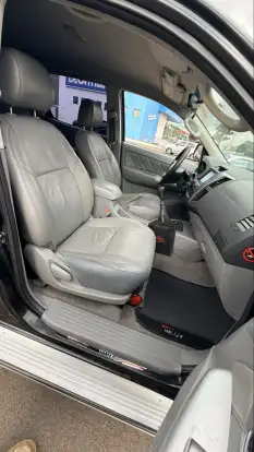 TOYOTA-HILUX-2010