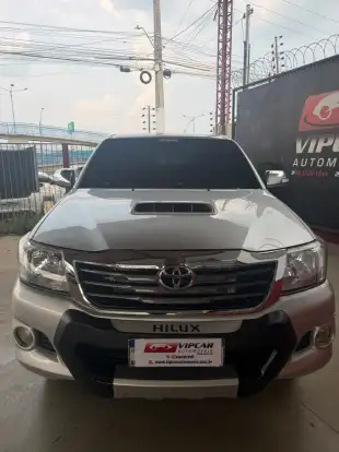 TOYOTA-HILUX-2014