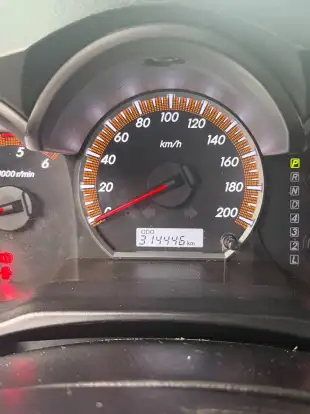 TOYOTA-HILUX-2014
