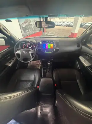 TOYOTA-HILUX-2014