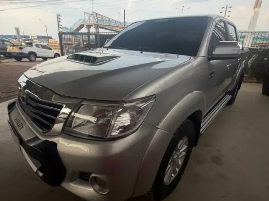 TOYOTA-HILUX-3.0 SRV TOP 4X4 CD 16V TURBO INTERCOOLER DIESEL 4P AUTOMÁTICO TOYOTA-HILUX-2014