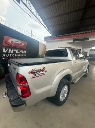 TOYOTA-HILUX-2014
