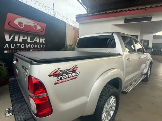 TOYOTA-HILUX-3.0 SRV TOP 4X4 CD 16V TURBO INTERCOOLER DIESEL 4P AUTOMÁTICO TOYOTA-HILUX-2014