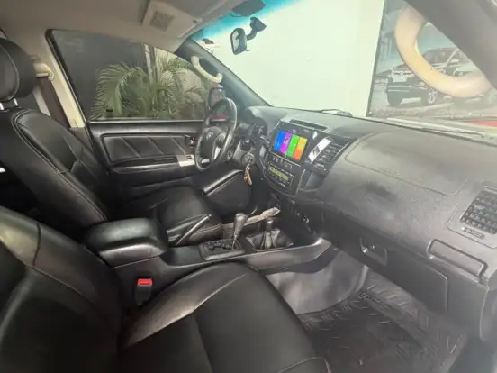 TOYOTA-HILUX-3.0 SRV TOP 4X4 CD 16V TURBO INTERCOOLER DIESEL 4P AUTOMÁTICO TOYOTA-HILUX-2014
