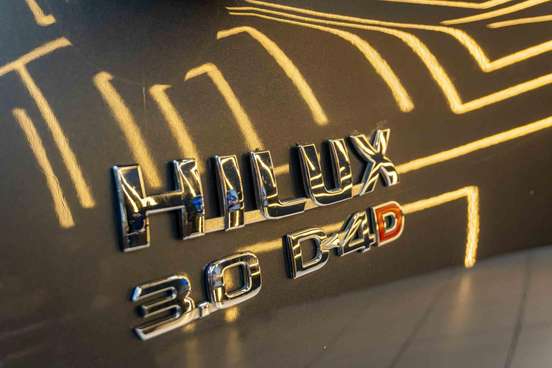 TOYOTA-HILUX-2010