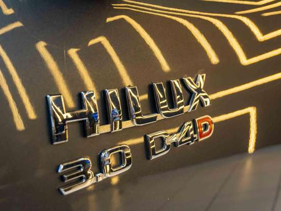 TOYOTA-HILUX-3.0 SRV 4X4 CD 16V TURBO INTERCOOLER DIESEL 4P AUTOMÁTICO TOYOTA-HILUX-2010