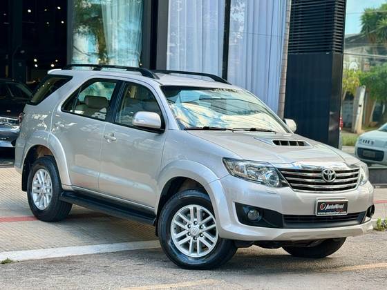 TOYOTA HILUX 3.0 SRV 4X4 CD 7 LUGARES 16V TURBO INTERCOOLER DIESEL 4P AUTOMÁTICO