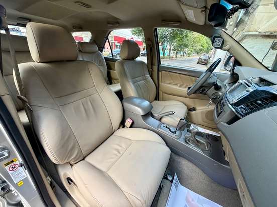 TOYOTA-HILUX-2011