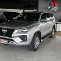 TOYOTA HILUX SW4 2.8 D-4D TURBO DIESEL SRX 7L 4X4 AUTOMÁTICO TOYOTA HILUX SW4 2.8 D-4D TURBO DIESEL SRX 7L 4X4 AUTOMÁTICO