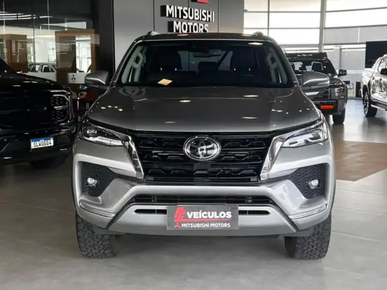 TOYOTA-HILUX SW4-2.8 D-4D TURBO DIESEL SRX 7L 4X4 AUTOMÁTICO TOYOTA-HILUX SW4-2021