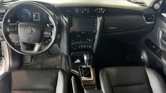 TOYOTA-HILUX SW4-2021