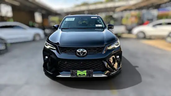 TOYOTA-HILUX SW4-2024