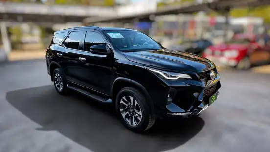 TOYOTA-HILUX SW4-2024