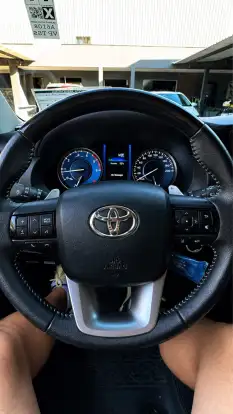 TOYOTA-HILUX SW4-2024