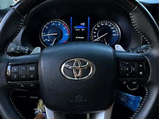 TOYOTA-HILUX SW4-2.8 D-4D TURBO DIESEL SRX PLATINUM 7L 4X4 AUTOMÁTICO TOYOTA-HILUX SW4-2024