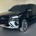 TOYOTA HILUX SW4 2.8 D-4D TURBO DIESEL SRX PLATINUM 7L 4X4 AUTOMÁTICO TOYOTA HILUX SW4 2.8 D-4D TURBO DIESEL SRX PLATINUM 7L 4X4 AUTOMÁTICO