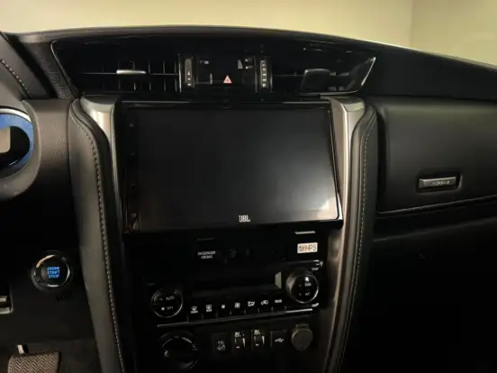 TOYOTA-HILUX SW4-2024