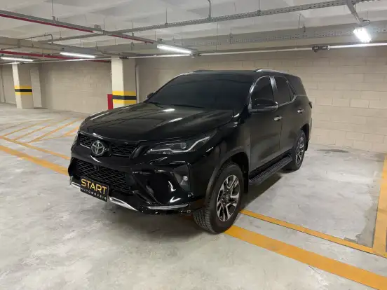 TOYOTA-HILUX SW4-2024
