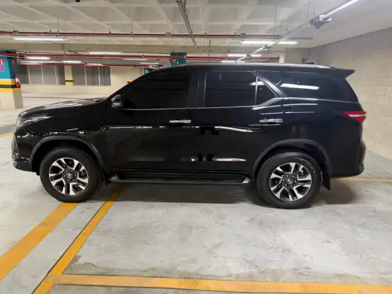 TOYOTA-HILUX SW4-2024