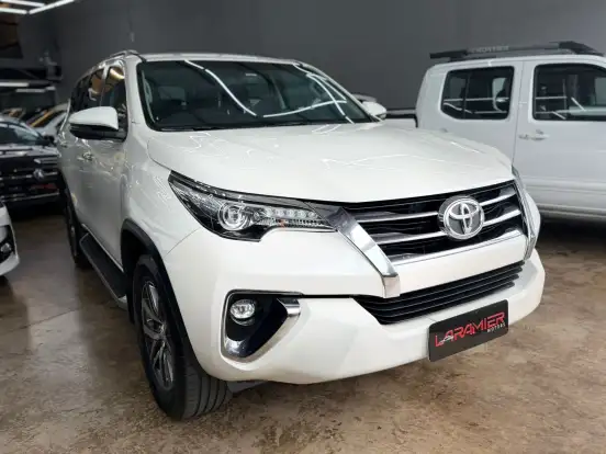 TOYOTA-HILUX SW4-2018