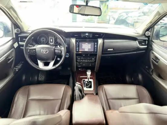 TOYOTA-HILUX SW4-2018
