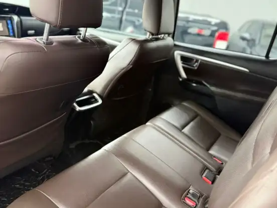 TOYOTA-HILUX SW4-2.8 SRX 4X4 7 LUGARES 16V TURBO INTERCOOLER DIESEL 4P AUTOMÁTICO TOYOTA-HILUX SW4-2018