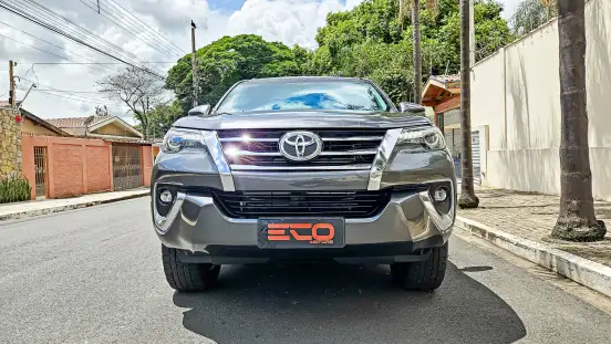 TOYOTA-HILUX SW4-2019
