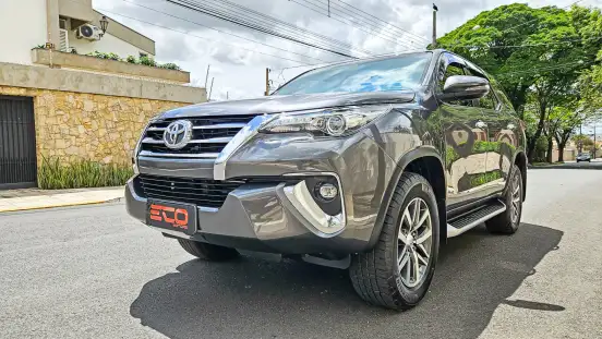 TOYOTA-HILUX SW4-2019