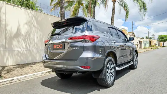 TOYOTA-HILUX SW4-2019