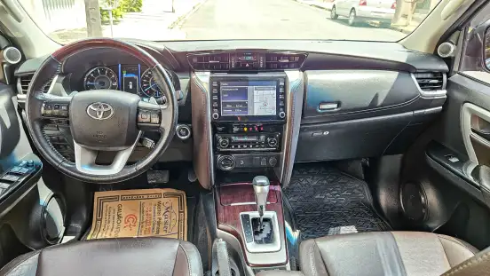 TOYOTA-HILUX SW4-2019