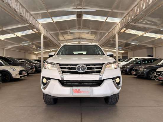 TOYOTA-HILUX SW4-2020
