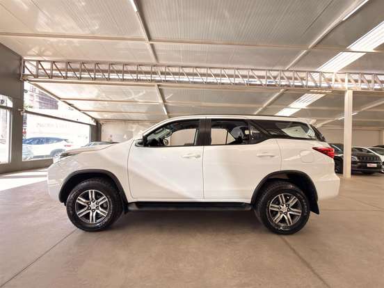 TOYOTA-HILUX SW4-2020