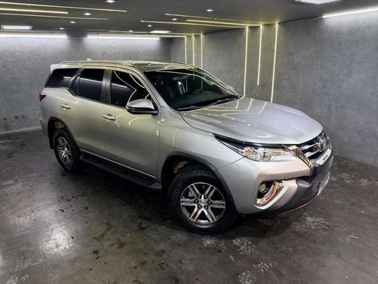 TOYOTA-HILUX SW4-2018