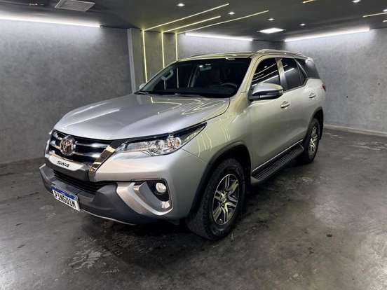 TOYOTA-HILUX SW4-2.7 SR 4X2 16V FLEX 4P AUTOMÁTICO TOYOTA-HILUX SW4-2018