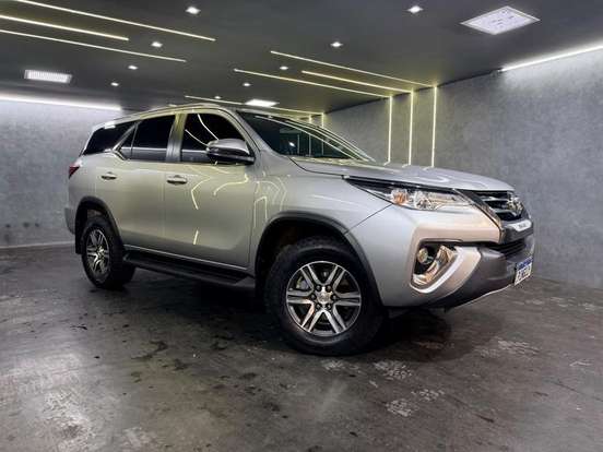 TOYOTA-HILUX SW4-2018