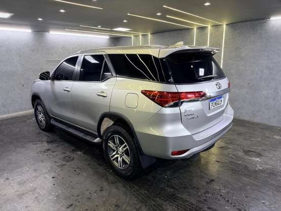 TOYOTA-HILUX SW4-2.7 SR 4X2 16V FLEX 4P AUTOMÁTICO TOYOTA-HILUX SW4-2018