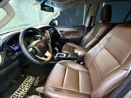 TOYOTA-HILUX SW4-2.7 SR 4X2 16V FLEX 4P AUTOMÁTICO TOYOTA-HILUX SW4-2018
