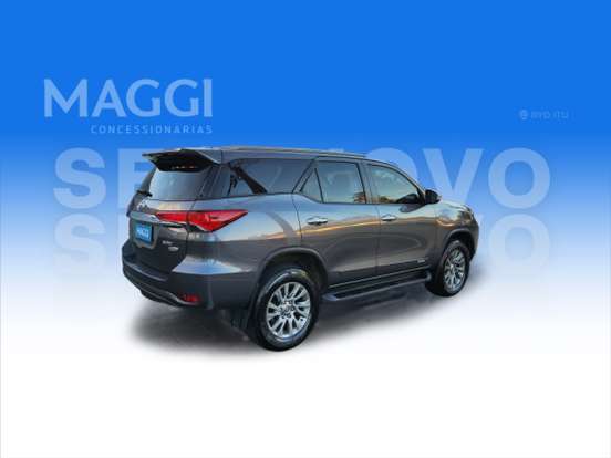 TOYOTA-HILUX SW4-2.7 VVT-i FLEX SRV 7L 4X2 AUTOMÁTICO TOYOTA-HILUX SW4-2021