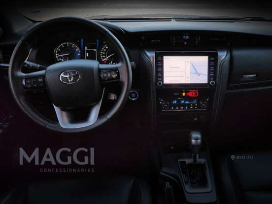 TOYOTA-HILUX SW4-2.7 VVT-i FLEX SRV 7L 4X2 AUTOMÁTICO TOYOTA-HILUX SW4-2021