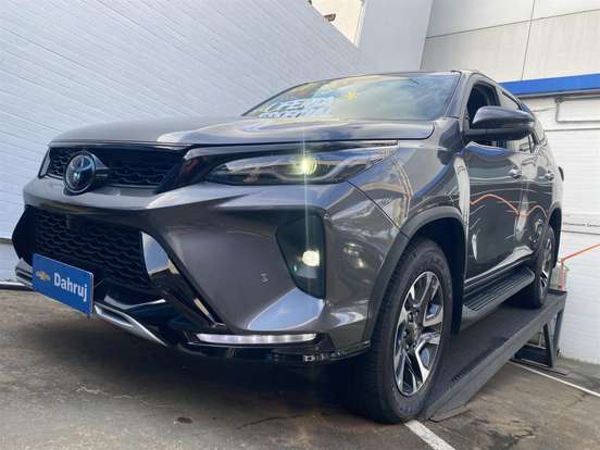 TOYOTA-HILUX SW4-2025