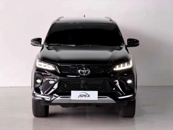TOYOTA-HILUX SW4-2.8 D-4D TURBO DIESEL DIAMOND 7L 4X4 AUTOMÁTICO TOYOTA-HILUX SW4-2024