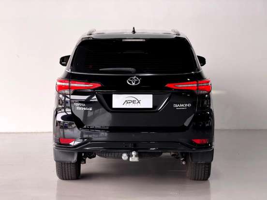 TOYOTA-HILUX SW4-2.8 D-4D TURBO DIESEL DIAMOND 7L 4X4 AUTOMÁTICO TOYOTA-HILUX SW4-2024