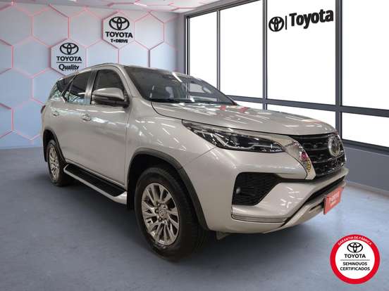 TOYOTA-HILUX SW4-2.8 D-4D TURBO DIESEL SRX 4X4 AUTOMÁTICO TOYOTA-HILUX SW4-2021