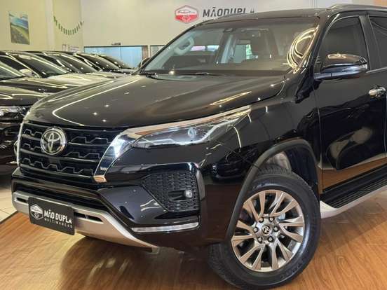 TOYOTA-HILUX SW4-2.8 D-4D TURBO DIESEL SRX 4X4 AUTOMÁTICO TOYOTA-HILUX SW4-2021