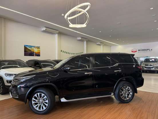 TOYOTA-HILUX SW4-2021