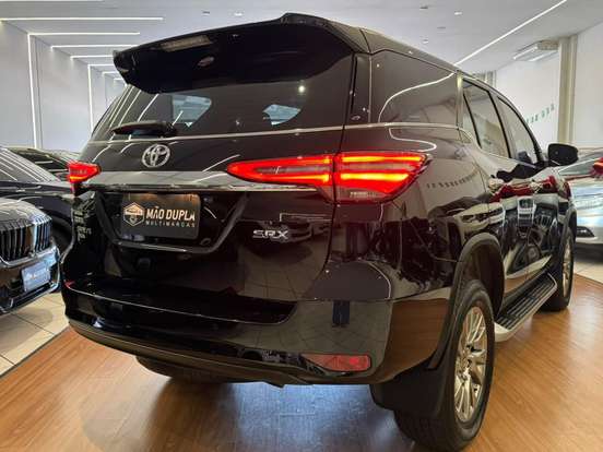 TOYOTA-HILUX SW4-2021