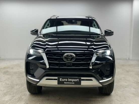 TOYOTA-HILUX SW4-2.8 D-4D TURBO DIESEL SRX 7L 4X4 AUTOMÁTICO TOYOTA-HILUX SW4-2023