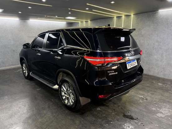 TOYOTA-HILUX SW4-2.8 D-4D TURBO DIESEL SRX 7L 4X4 AUTOMÁTICO TOYOTA-HILUX SW4-2022