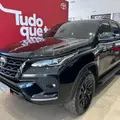 TOYOTA HILUX SW4 2.8 D-4D TURBO DIESEL SRX 7L 4X4 AUTOMÁTICO TOYOTA HILUX SW4 2.8 D-4D TURBO DIESEL SRX 7L 4X4 AUTOMÁTICO