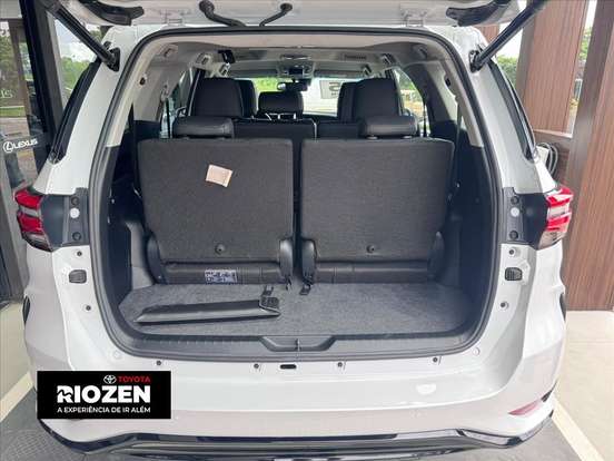 TOYOTA-HILUX SW4-2025
